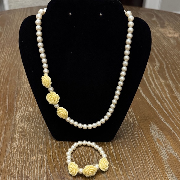 Jewelry - Lucite rose and faux pearl jewelry set- a necklace and a matching bracelet. EUC